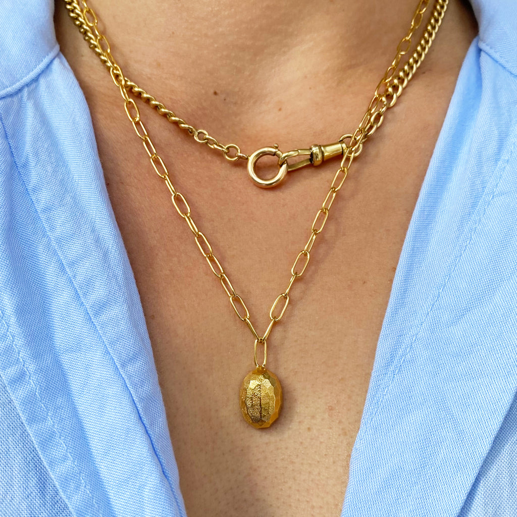 Cora Gold Pendant