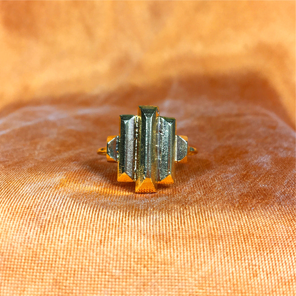 Ada Ring in Gold