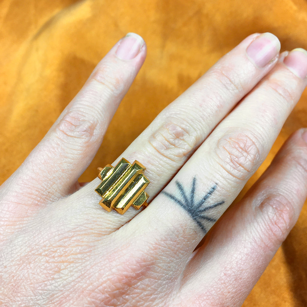 Ada Ring in Gold