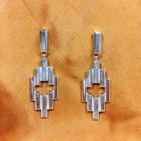 Juni Studs in Gold