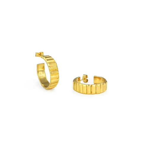 Juni Studs in Gold