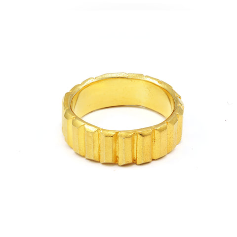 Large Lucia Ring in Gold
