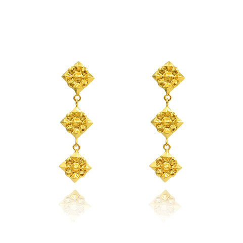 Juni Studs in Gold